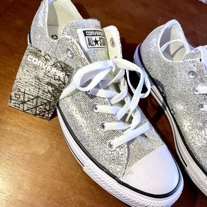NWT Converse All Star Lowtop Silver Glitter M8/W10